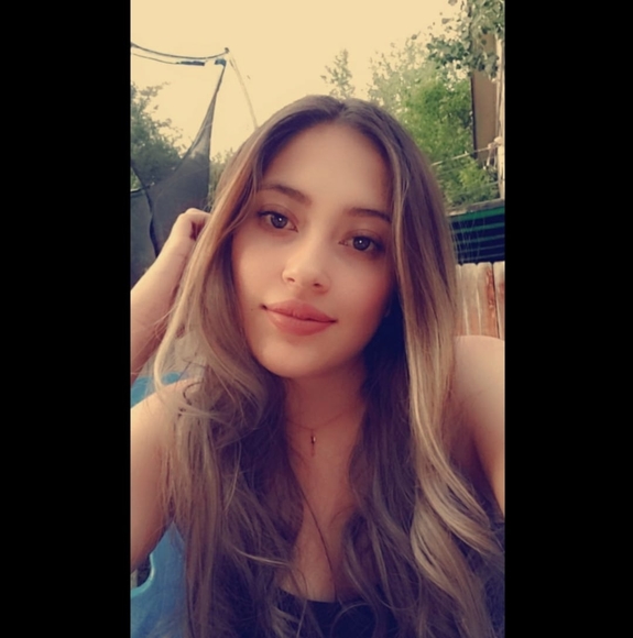 Meet your Posher, Mayra - Picture 1 of 1